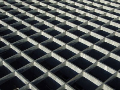 Прессованный настил Р 34*33 / 25*3, 1000X1000 мм с зубом противоскольжения  купить в Санкт-Петербурге